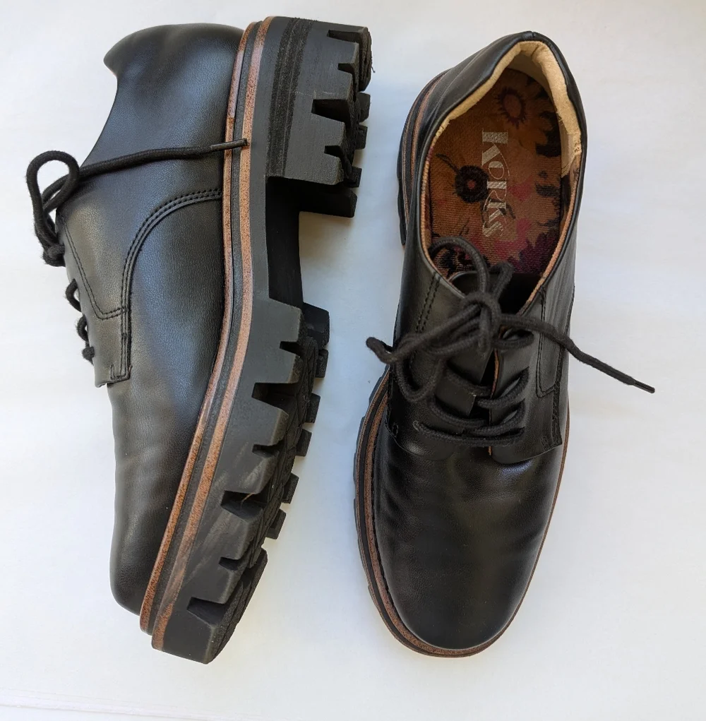 Korks Veda Lug Sole Platform Derby Size 9.5M Black
